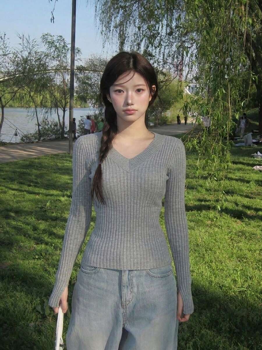 春秋新款韓式女款V領羅紋針織毛衣,彈性修身長袖套頭衫,開衩袖口,溫柔優雅顯瘦內搭上衣 - 灰色 - 查看 1