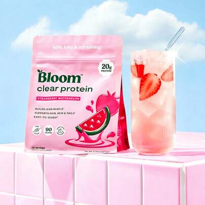 Bloom Clear Polvo de Proteína Sabor Fresa y Sandía 20g de Proteína por Porción Sin Azúcar 90 Calorías 10 Porciones en Total para Recuperación Post Entrenamiento Nutrición Diaria y Apoyo a un Estilo de Vida Saludable
