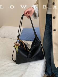 low tea 1pc Minimalist Fashion PU Leather Shoulder Bag, Suitable For Commuting, Shopping, Etc. (With Pendant) - Black - View 6