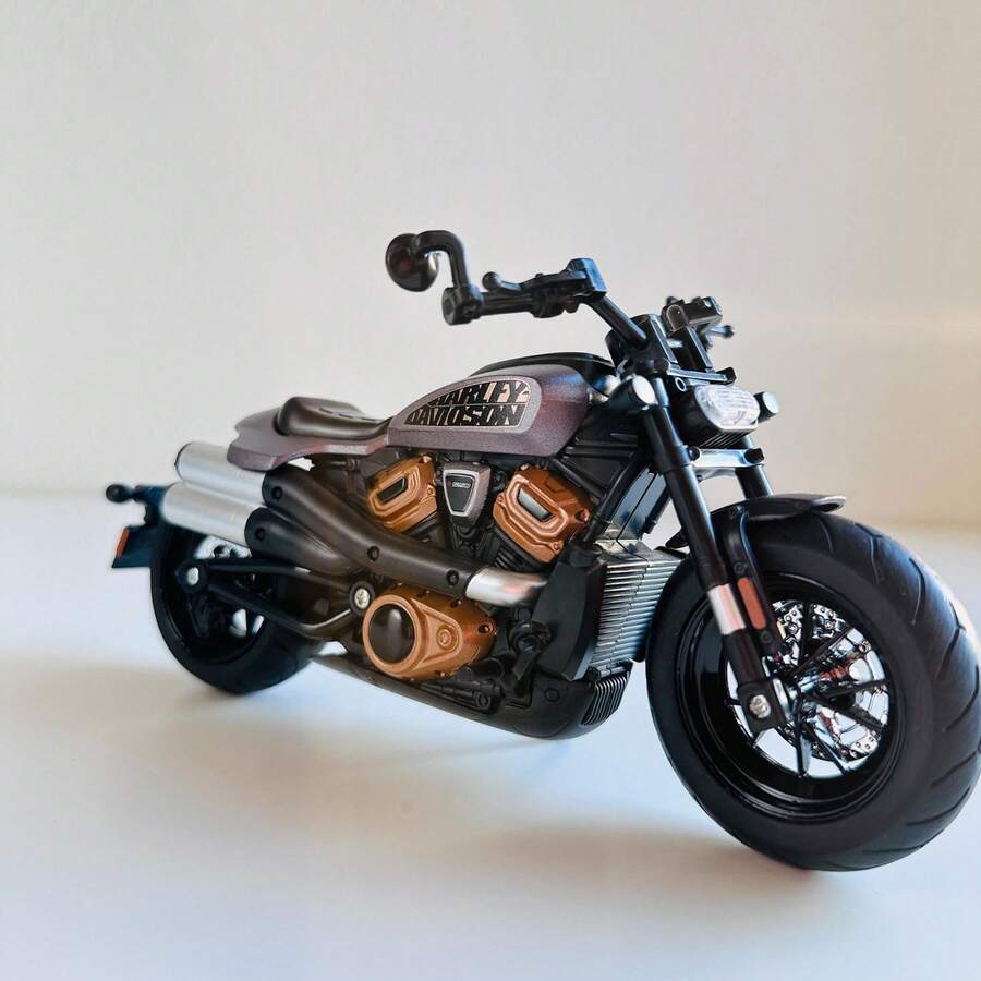 Maisto 1pc 1:12 Scale Sports S Gray Alloy Die-Cast Motorcycle Model - Alloy Die-Cast Car/Motorcycle Enthusiast Collection Gift - Multicolor - View 1