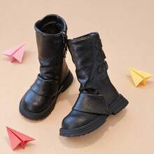 Sepatu bot tinggi anak perempuan berwarna hitam keren dengan detail lipit, resleting samping, dan tiga gesper, cocok untuk dipadukan dengan pakaian sehari-hari di musim gugur/musim dingin. - Hitam - View 1
