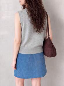 Women's Autumn/Winter Vintage Argyle Knit Vest, V-Neck Regular Fit Preppy Style Sleeveless Pullover Sweater - Light Grey - View 2