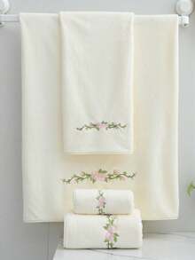 1pc-Rose Embroidered Large Bath Towel, Size 90*170 Cm, Soft And Thick, Quick-Drying, Dedicated For Home Bathing. Exquisite Rose Embroidery Adds A Gentle Atmosphere, Fluffy And Comfortable Touch, No Shedding, Available In Beige And Pink, Combining Practicality And Sweet Appearance. - Multicolor - View 9