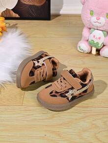 Girls' Vintage Training Casual Shoes, Leopard Print Patchwork Design, Hook And Loop Closure For Easy On And Off, Soft Round Toe Shape, Side Stripe Accents - Brown - View 3