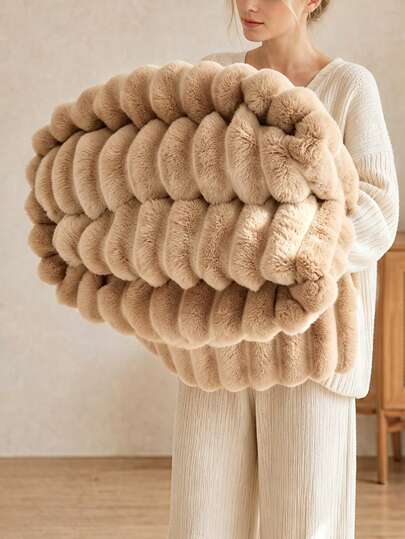 1pc Khaki Flannel Striped Blanket, Luxury Style, Easy Care, Lightweight Multi-Purpose Throw, Sofa Bed Blanket, Machine Washable, Room Decor, Suitable For Office, Outdoor, Bedroom, Living Room, Dorm, Car Travel