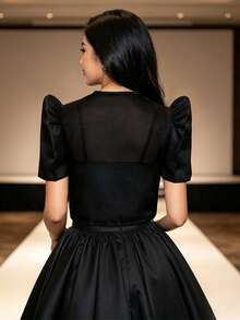 現代菲律賓風上衣 蝴蝶袖 Filipiniana 女款優雅印花泡泡短袖上衣 - 黑色 - 查看 2