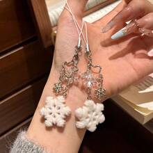 1Pc Christmas Snowflake Pendant Keychain, Mobile Phone Chain - A Christmas Gift For Best Friends - Multicolor - View 1
