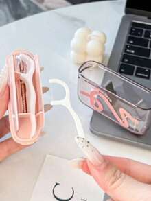 1 buah Kotak Benang Gigi Portabel, Alat Kebersihan Mulut Pribadi, Kotak Benang Gigi untuk Perjalanan Luar Ruangan, Desain Pop-Up Semi-Otomatis, Higienis dan Anti Debu, Multifungsi. Kotak Benang Gigi Portabel Pop-Up Otomatis, Tusuk Benang Gigi, Sangat Tipis - Kemewahan yang terjangkau - View 8