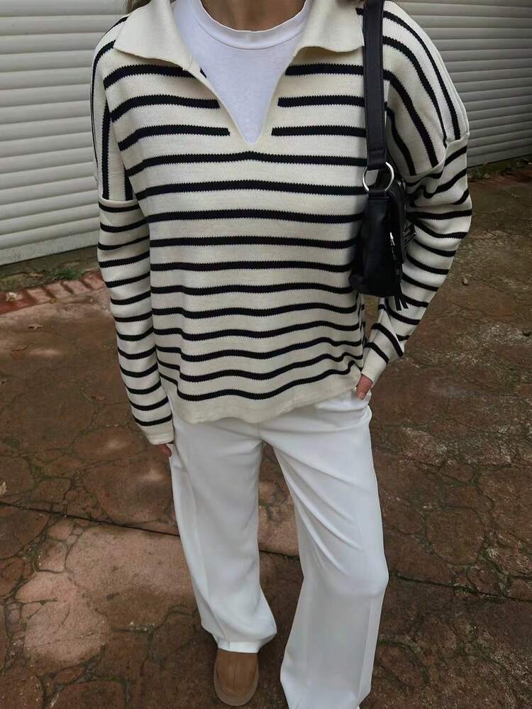 女款條紋印花 Polo 領長袖針織上衣，休閒 V 領缺口落肩寬鬆毛衣，日常基礎套頭衫 - 黑與白 - 查看 2