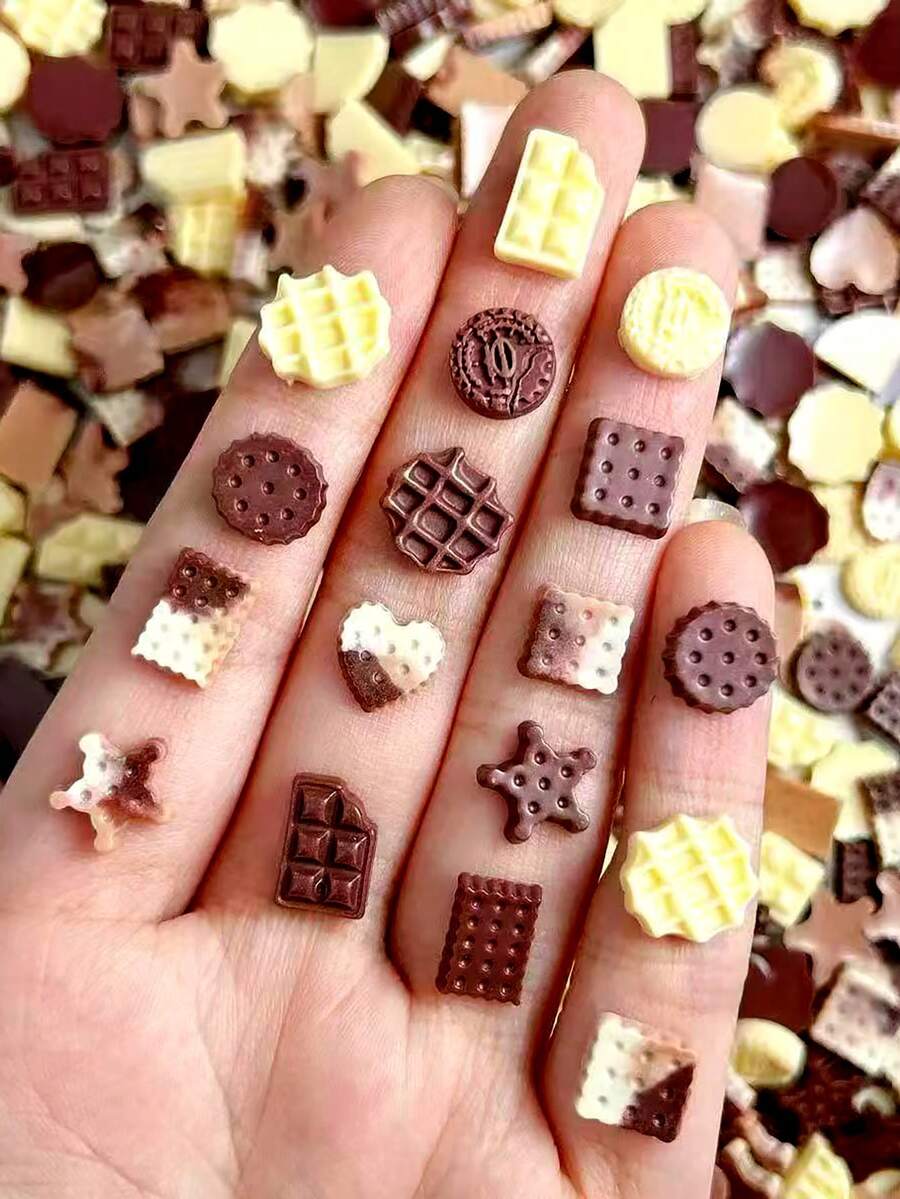 1 Pack (20pcs Random Style) Of Nail Art Autumn And Winter Meilard Color Nail Accessories, Three-Dimensional Exquisite Chocolate Waffles, Cookies Nail Resin DIY Nail Salon Specific, Suitable For French Nails - Multicolor - View 1