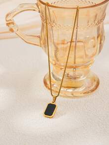 1pc Fashion Minimalist Stainless Steel Black Base Gold Edge Square Pendant Necklace, Durable Non-Fading Men's Collarbone Chain, Street Style Premium Accessory - Gold - View 3