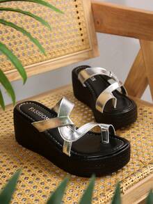 New Fashion Metallic Color Toe-Clip Wedge Thick Sole Women's Slippers, Slimming Versatile Vacation Beach Outdoor Wear Sandals - Silver - View 2