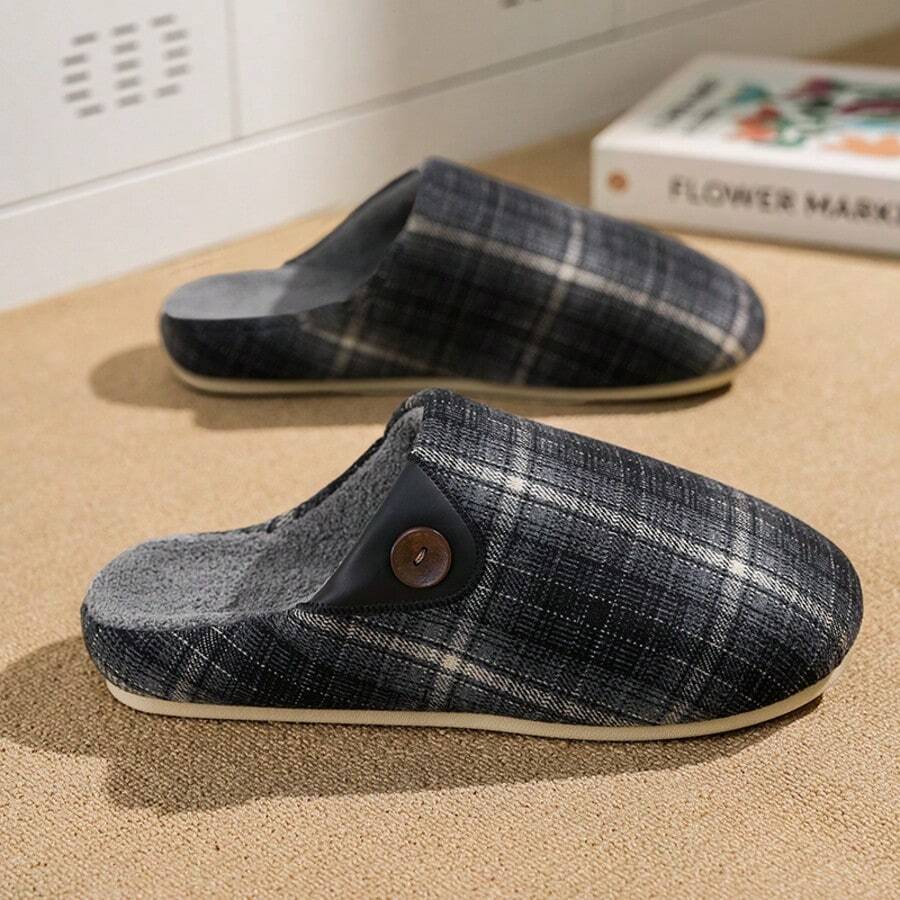 Sandal Rumah Gaya Inggris Musim Dingin Anti Selip Hangat untuk Dalam Ruangan, Lembut dan Nyaman, Motif Kotak-kotak Minimalis dengan Dekorasi Kancing, Lapisan Dalam Mewah, Sol Tipis, Model Slip-On, Sandal Tertutup - Dark Grey - View 1