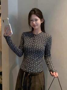 女款亨利領鈕扣碎花長袖針織T恤，韓系內搭上衣，秋季襯衫 - 深灰色 - 查看 1