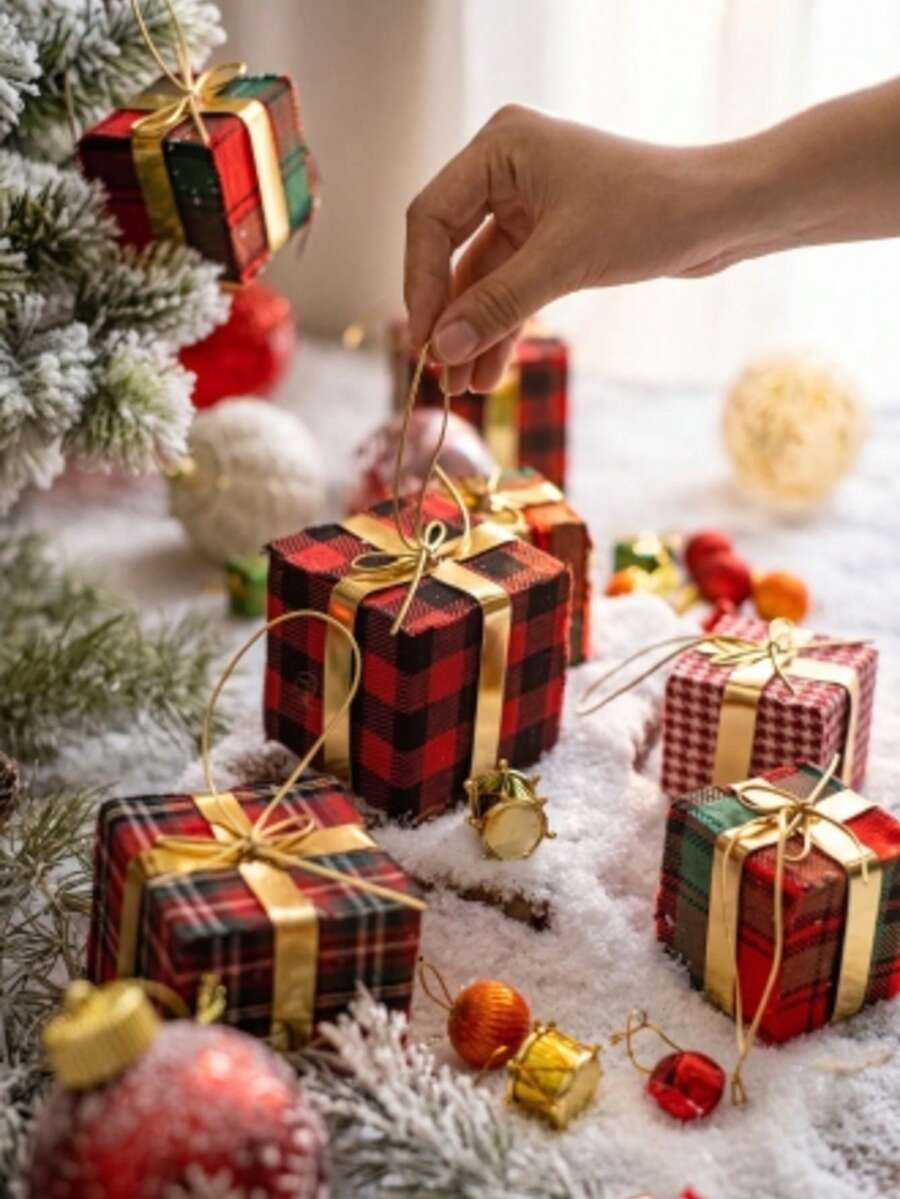 Christmas Gift Box Hanging Ornament, Plaid Fabric Wrapped Gift Decoration, Suitable For Christmas Tree, Perfect Home Decor, Ideal For Toy Collection, Fireplace Seasonal Decoration, Party Display, Ideal Gift For Holiday Decoration Enthusiasts - Multicolor - View 1