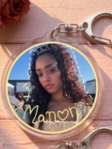 1Pc/6Pcs KATSEYE Girl Group Member Themed Round Portrait Acrylic Keychains, Featuring Manon, Sophia, Daniela, Lara, Megan And Yoonchae Exclusive Designs, Fashionable Bag Charms, Suitable For Fan Gifts, Support Collection, All Seasons - Multicolor - View 9