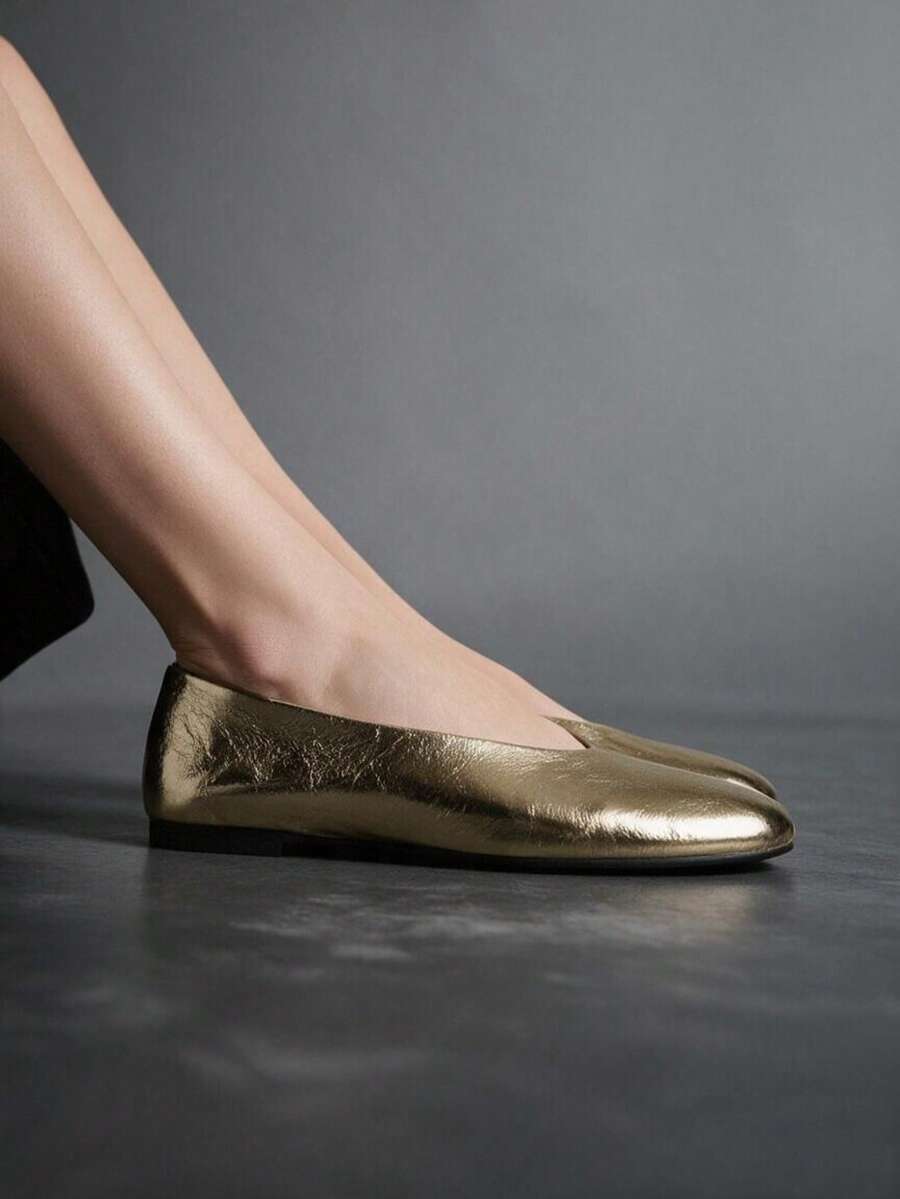 Metallic V-Cut Ballet Shoes, Plus Size Wide Fit Round Toe Slip-On Casual Shoes - Gold - View 1