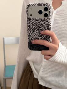 Black Contrast Lace Leopard Print Phone Case Compatible With Apple 18 Pro Max, 17 Pro, 16, 15, Premium Niche Style, Women's Full Coverage Anti-Drop Soft Protective Cover - Brown - View 5