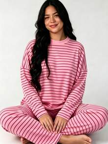 女款休閒條紋印花寬鬆圓領長袖睡衣套裝，舒適居家服套裝 - 玫瑰紅 - 查看 1