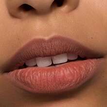 Essence قلم شفاه - بني - مشاهدة 6