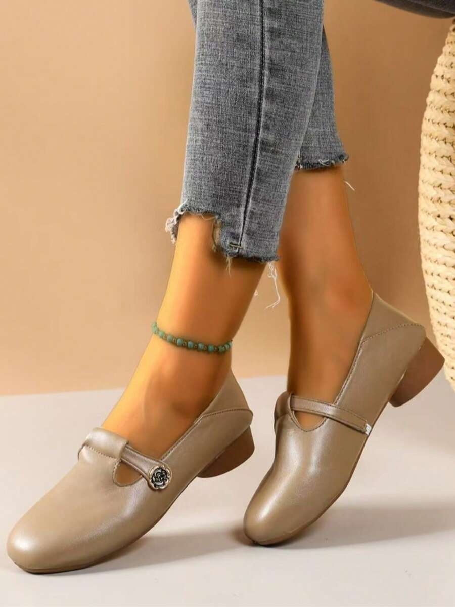 Spring/Autumn New Solid Color Round Toe Women's Flat Shoes, Fashionable Daily Commute Buckle Flat Shoes - Khaki - View 1