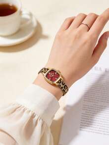 1pc Vintage Quartz Watch For Women, Featuring A Golden Alloy Case, A Small Red Dial, And A Fashionable Leopard-Print Metal Mesh Strap - Red - View 6