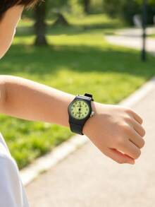 1PC New Black Fashion Minimalist Quartz Watch, Suitable As Holiday Gift - Black - View 2