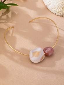1 Buah Kalung Choker Wanita Model Manset Terbuka, Kerah Kawat Emas dengan Dua Manik Resin Marmer, Perhiasan Minimalis yang Menarik Perhatian - MultiWarna - View 4