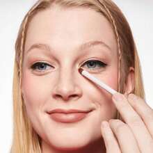 Essence فرش العيون - لون مشمشي - مشاهدة 4