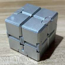金屬合金 2x2 多功能魔方指尖玩具,啞光金屬質感,精湛工藝,藝術壓力緩解玩具,優雅裝飾玩具,增強認知能力與問題解決能力-趣味玩具,壓力緩解小工具,焦慮緩解指尖玩具,課堂無聊玩具,發洩小工具,手指玩具,成人壓力緩解玩具,翻轉手指魔方指尖玩具 - 110g - 查看 11