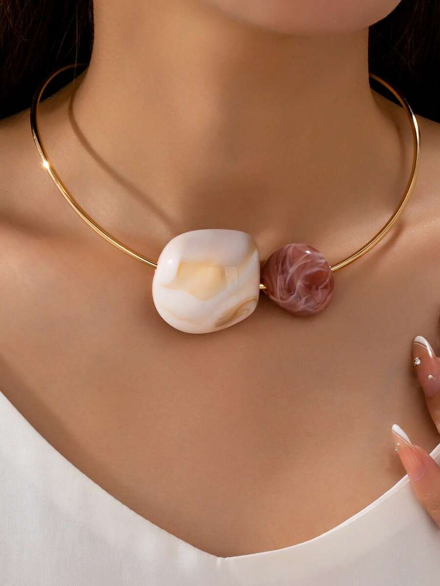 1 Buah Kalung Choker Wanita Model Manset Terbuka, Kerah Kawat Emas dengan Dua Manik Resin Marmer, Perhiasan Minimalis yang Menarik Perhatian - MultiWarna - View 1