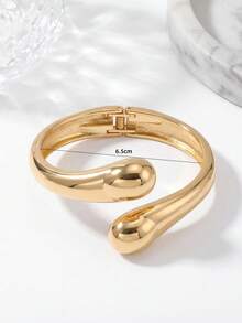 1pc Minimalist Asymmetrical Water Drop Shape Spring Open Bangle, Polished Shiny Gold Thick Metal Open Cuff Bracelet Suitable For Daily Wear And Beach Party And Other Occasions Versatile Accessory - Gold - View 4