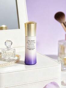 Emulsi Wajah Anti-Penuaan, Pencerah, Pengencang, Pelembap Mendalam, Lotion Kulit yang Merevitalisasi, Ukuran Travel, Hadiah Perawatan Kulit untuk Wanita, Shiseido Vital Perfection Bright Revitalizing Emulsion Enriched 50ml - 50 ml - View 6