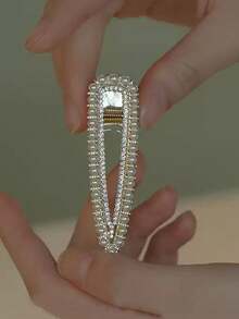 1pc Vintage Palace Style Hair Clip, Pearl Side Bangs Hair Accessory For Girls Short Hair, Women Influencer INS - White - View 5