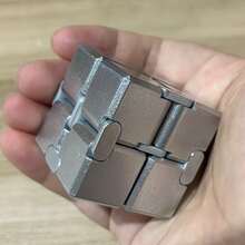 金屬合金 2x2 多功能魔方指尖玩具,啞光金屬質感,精湛工藝,藝術壓力緩解玩具,優雅裝飾玩具,增強認知能力與問題解決能力-趣味玩具,壓力緩解小工具,焦慮緩解指尖玩具,課堂無聊玩具,發洩小工具,手指玩具,成人壓力緩解玩具,翻轉手指魔方指尖玩具 - 110g - 查看 6