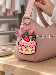1 móc khóa bánh dâu tây phong cách pixel in tên tùy chỉnh, charm túi mini kèm chữ tùy chỉnh, mặt treo bánh ngọt màu hồng dễ thương có ngôi sao và chuông, quà sinh nhật cho nữ và teen, phụ kiện khóa kéo cho ba lô và túi xách - Nhiều màu - Xem 2