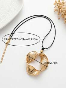 1pc Exaggerated Textured Hollow Gold Pendant Long Necklace, Artistic Style Black Cord Sweater Chain, Autumn/Winter Women's Atmospheric Outfit Accessory - Yellow Gold - View 3