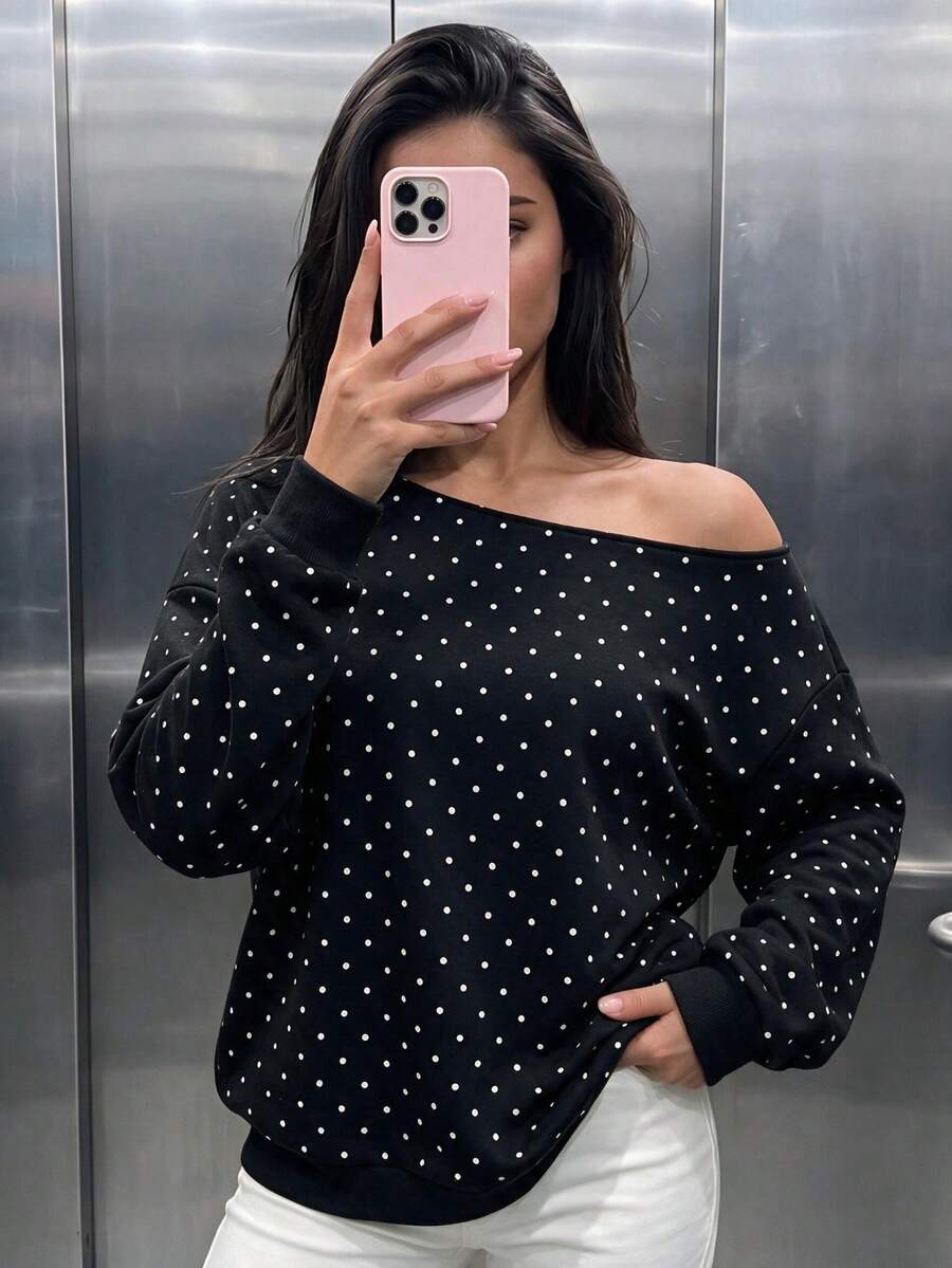 女款休閒波點印花露肩寬鬆衛衣，適合日常穿著，秋冬服飾，秋冬穿搭，戶外穿著，黑色