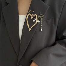 [2 Colors Available]Vintage Distressed Heart Faux Pearl Tassel Brooch Pin, Niche Design Suit Brooch, High-End Luxury Fashion Accessory - Gold - View 1