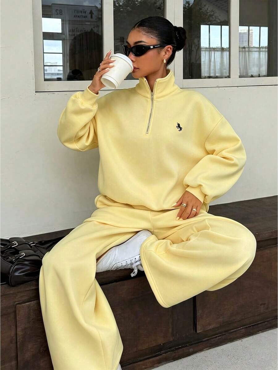 女款秋冬休閒通勤純色黃色馬刺繡半拉鍊寬鬆衛衣與高腰抽繩直筒運動長褲優雅套裝