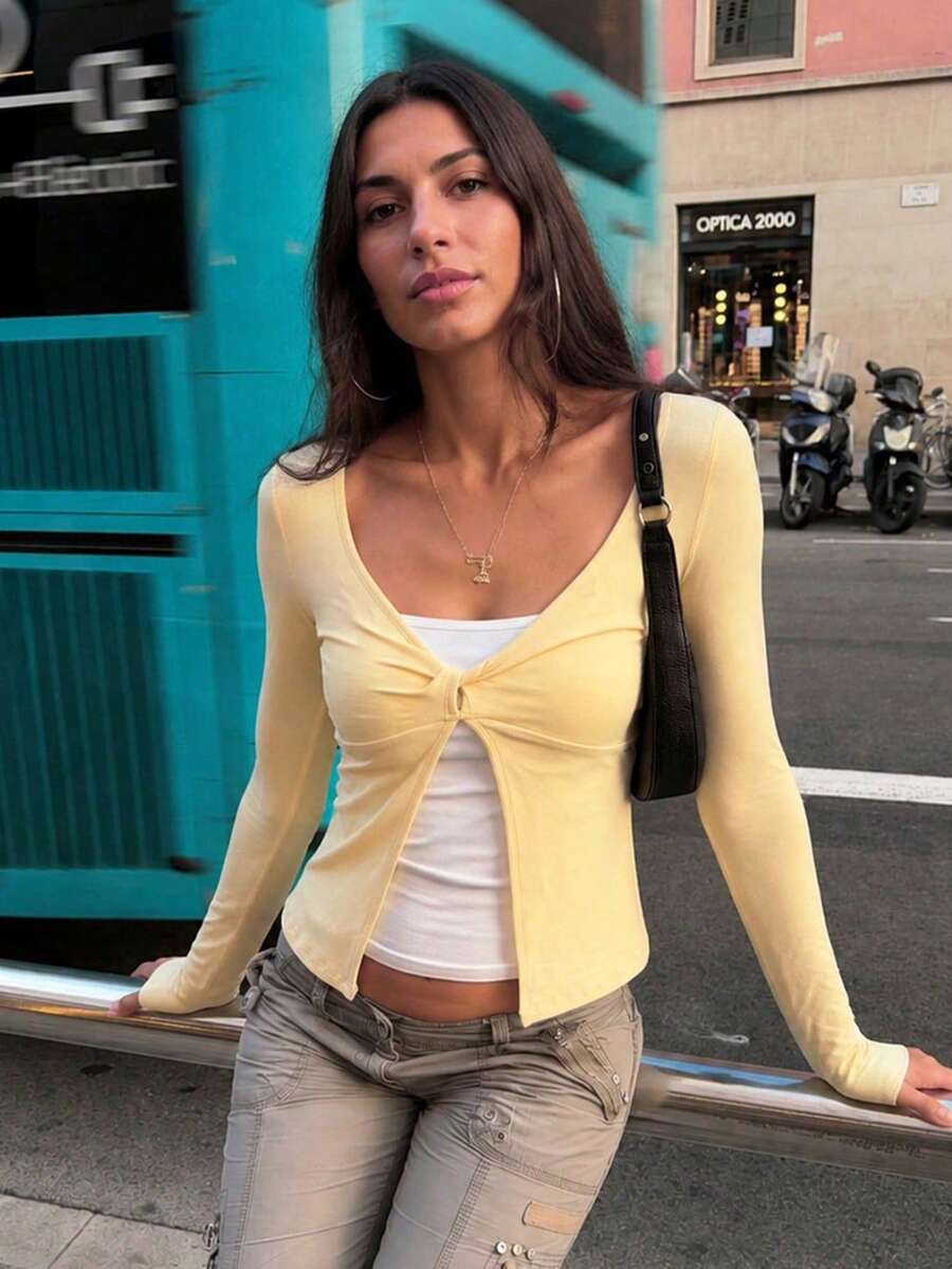 Women's Fall/Winter Solid-Color V-Neck Long-Sleeve Slim-Fit Cropped "Faux-Layered" Top – Suitable For Halloween, Outings, Homecoming, And Parties - Yellow - View 1