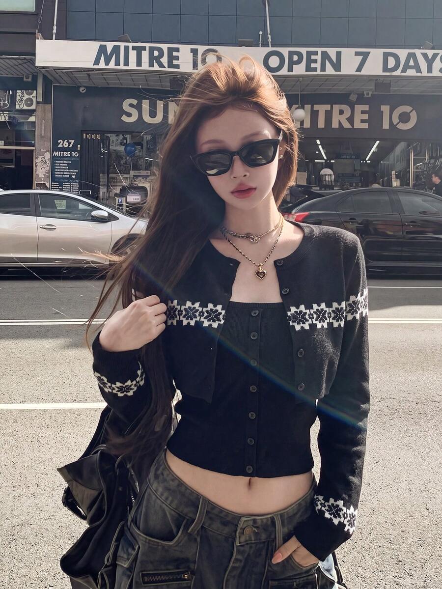 Korean Style Autumn/Winter New Fair Isle Snowflake Short Knit Cardigan + Slim Fit Camisole Tank Top Women 2 Pieces Set - Black - View 1