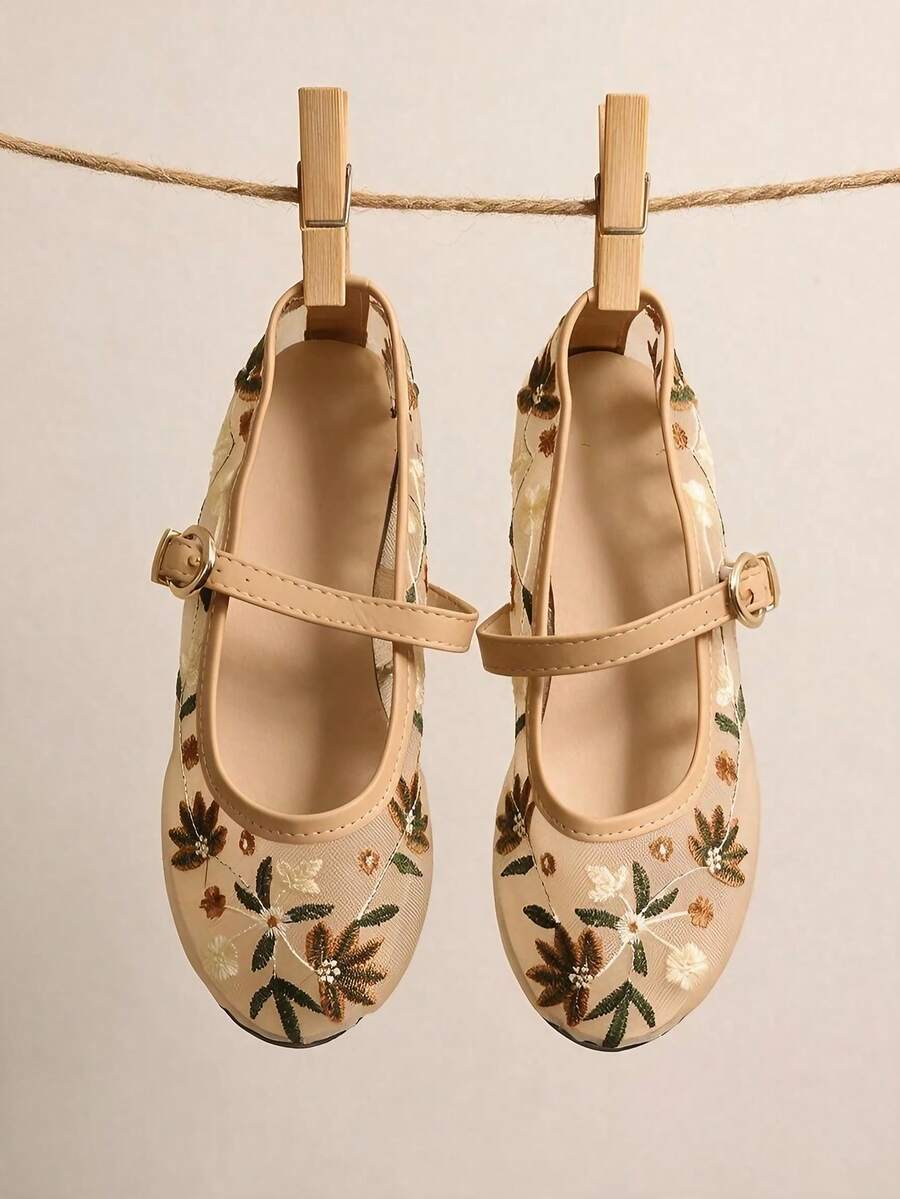 Women's Plus Size Mesh Floral Embroidered Flat Ballet Shoes, Vintage Style, Summer Black Cross Elastic Strap - Beige - View 1