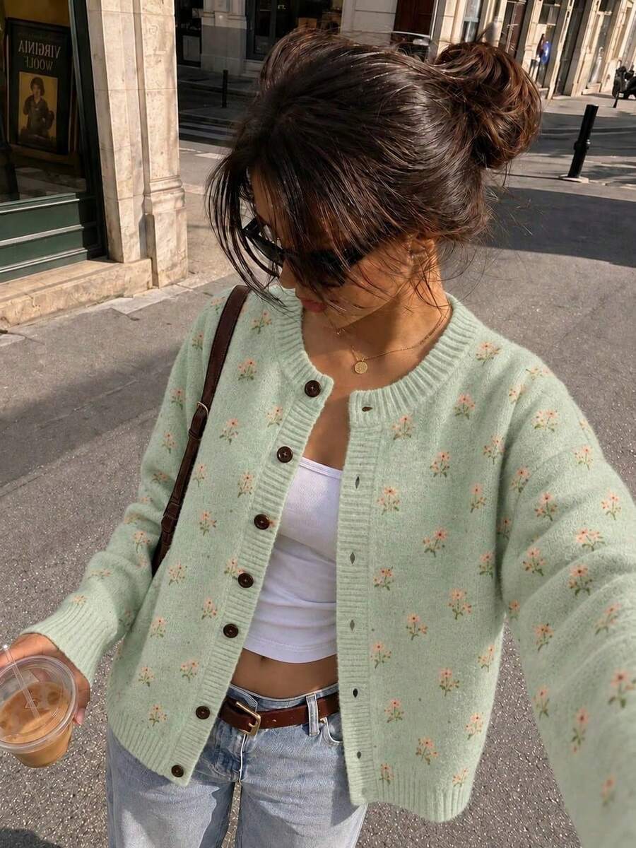 女款秋冬綠色花卉針織開襟衫,可愛迷你花朵前扣長袖層搭毛衣,軟妹甜美風,適合外出與度假 - 綠色 - 查看 1