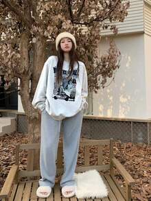 Retro Newspaper Poster Graphic Print Sweatshirt For Women, Casual Loose Fit Crew Neck Pullover, Versatile Lazy Style Autumn/Winter Top - White-gray - View 8