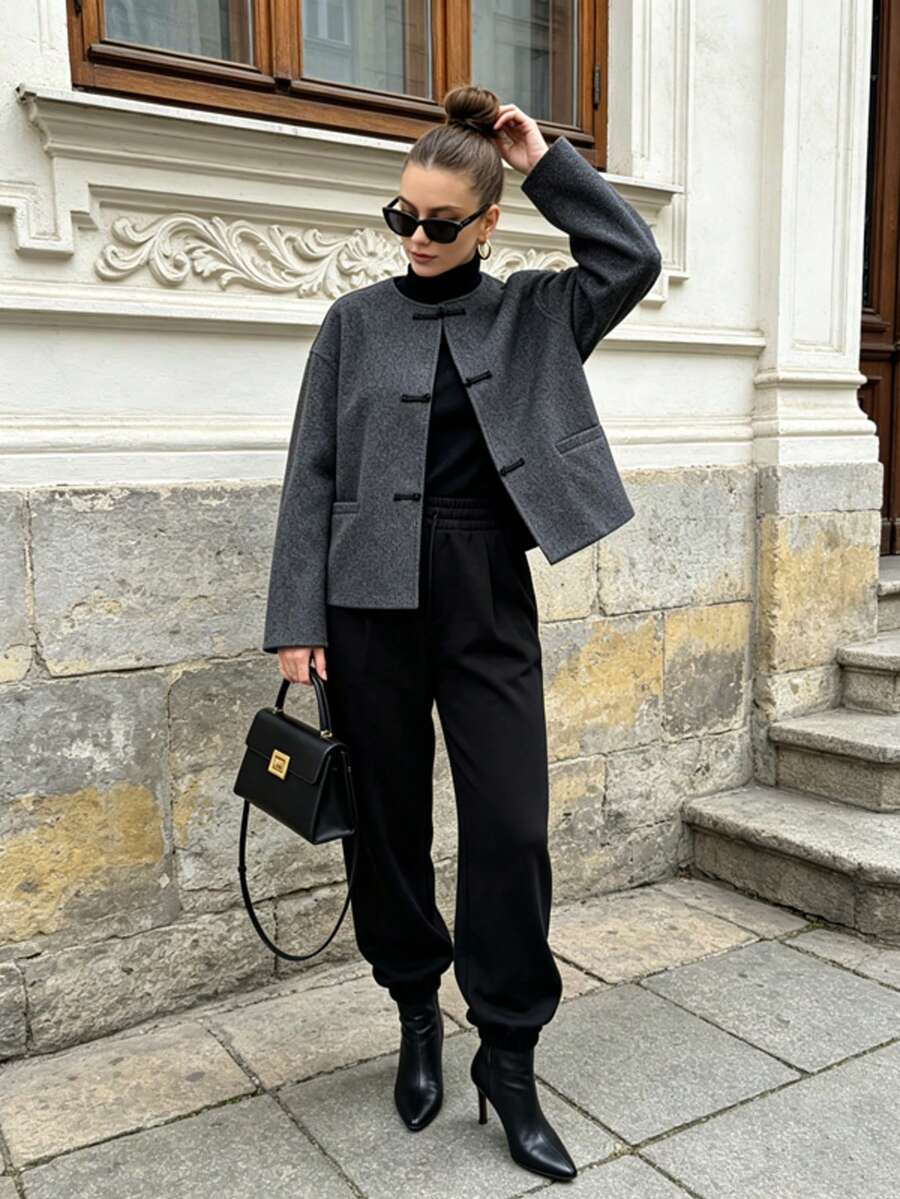 2026 Autumn New Chinese Style Overcoat, Elegant Frog Button Round Neck Long Sleeve Short Gray Vintage Jacket, Suitable For Daily Commute Wear - Grey - View 1