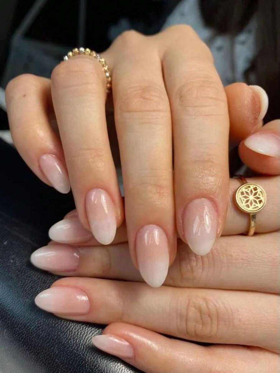 30片中長杏仁形漸層法式美甲貼，法式奶白色，浮雕美甲貼，適合日常與節日佩戴