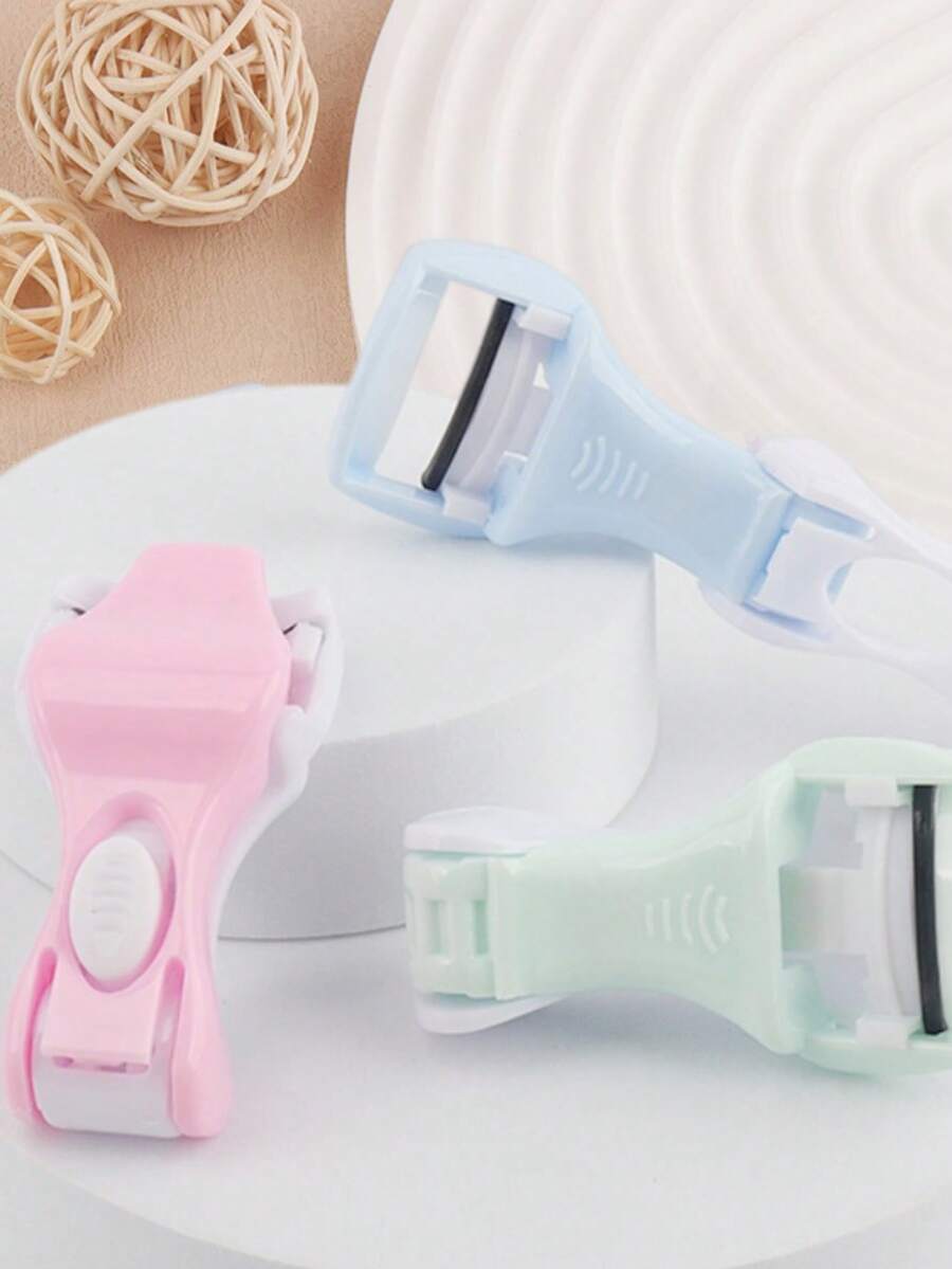 1pc Mini Portable Eyelash Curler Makeup Tool Cute Eyelash Curler For Girls - Multicolor - View 1