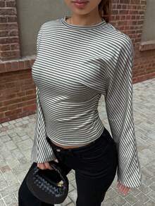 極簡高端配色細條紋收腰女款上衣，適合日常穿著、約會、街頭風與聚會 - 黑白條紋 - 查看 3