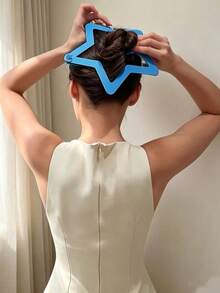 1pc Oversized Hollow Star Hair Clip, Giant Five-Point Star Hair Claw, Y2K Style Back Of Head Hair Clip, Personalized Exaggerated Hair Accessory - Multicolor - View 2